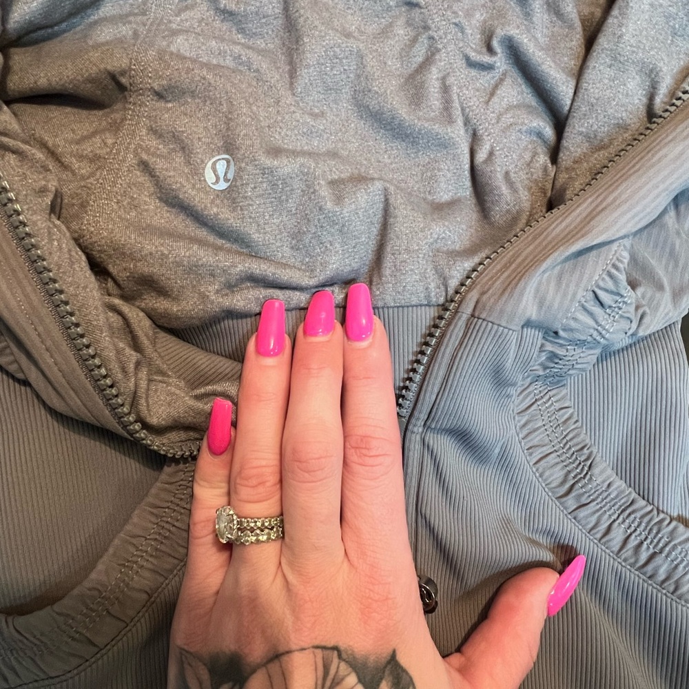 Lululemon size 2 Women's Gray reversible dance studio jacket - Picture 3 of 3